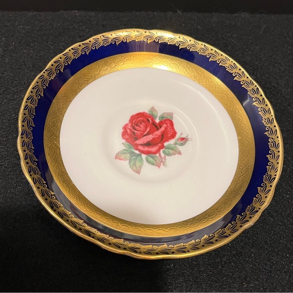 PARAGON Saucer with Floral Rose Center with Cobalt and Gold Trim, saucer only - Picture 3 of 9